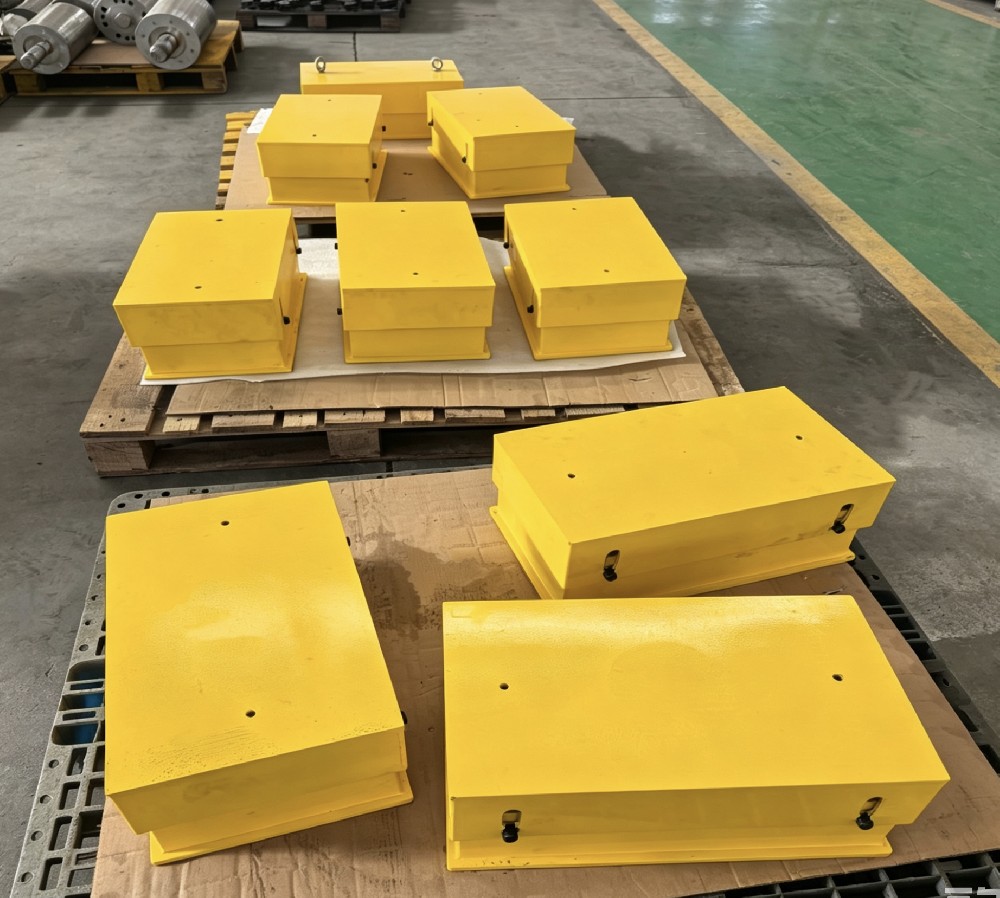 Spring damping isolator